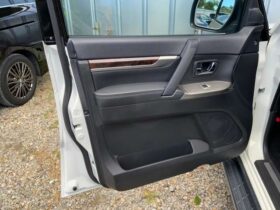 
									MITSUBISHI Pajero Super Exceeded Pearl White 2015′ DSFJ1 full								