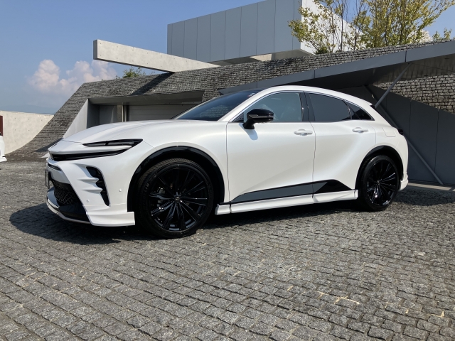 TOYOTA Crown Sport Z Pearl White 2023′ DTOP7