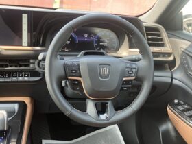 
									TOYOTA Crown Sport Z Pearl White 2023′ DTOP7 full								
