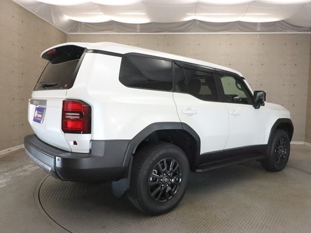 TOYOTA Land Cruiser Wagon VX Pearl White 2025′ DUBTX