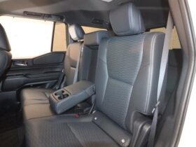 
									TOYOTA Land Cruiser Wagon VX Pearl White 2025′ DUBTX full								