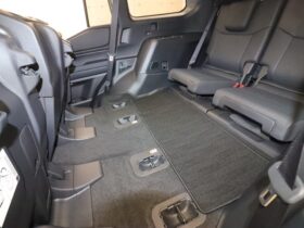 
									TOYOTA Land Cruiser Wagon VX Pearl White 2025′ DUBTX full								