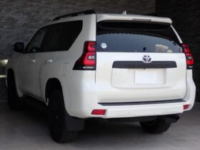 
									TOYOTA Land Cruiser Prado TX L Packet Matte Black Ed Pearl White 2023′ DUBZ7 full								