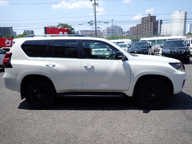 TOYOTA Land Cruiser Prado TX L Packet Matte Black Ed Pearl White 2023′ DUBZ7