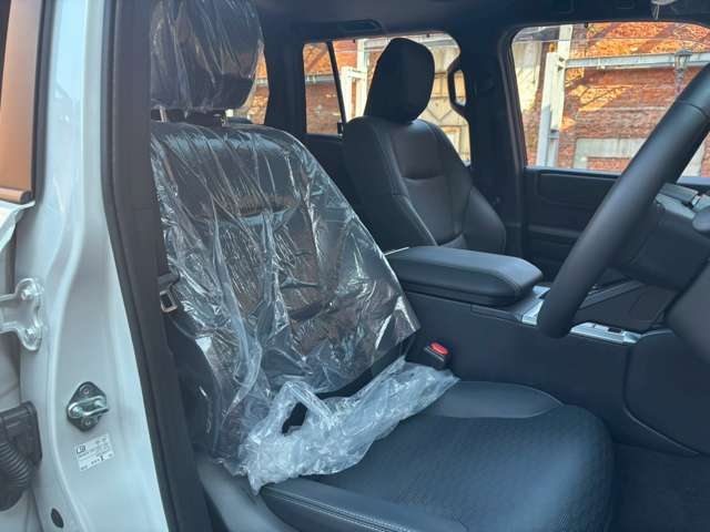 TOYOTA Land Cruiser Wagon VX Pearl White 2024′ DUKSA