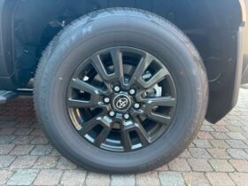 
									TOYOTA Land Cruiser Wagon VX Pearl White 2024′ DUKSA full								