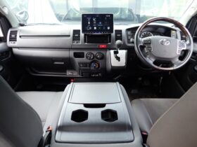 
									TOYOTA Hiace Van DX GL Package Long 5-Door Silver 2024′ DWOPT full								
