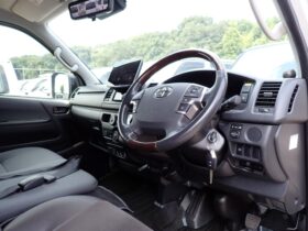 
									TOYOTA Hiace Van DX GL Package Long 5-Door Silver 2024′ DWOPT full								