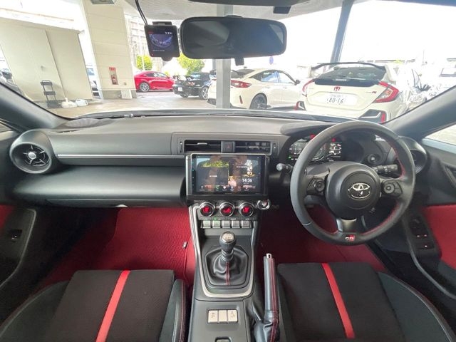 TOYOTA 86 RZ Pearl White 2023′ DWOWJ