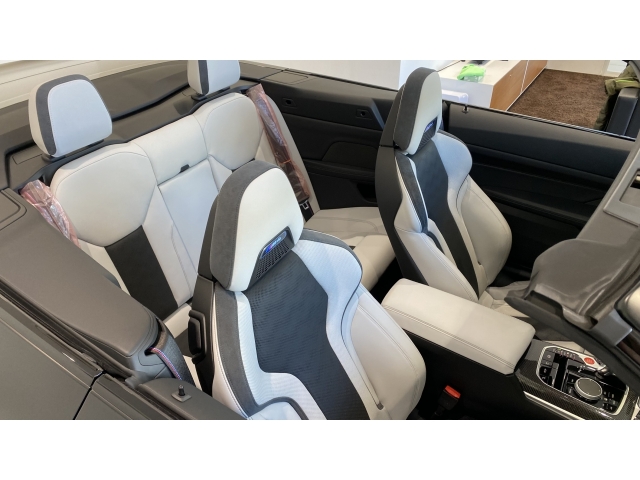 BMW M4 Competition M xDrive Black 2023′ DX44W