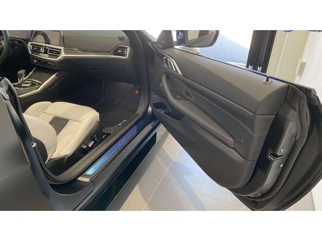BMW M4 Competition M xDrive Black 2023′ DX44W
