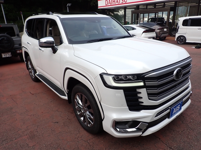 TOYOTA Land Cruiser Wagon ZX Pearl White 2022′ DYMAR