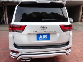 
									TOYOTA Land Cruiser Wagon ZX Pearl White 2022′ DYMAR full								