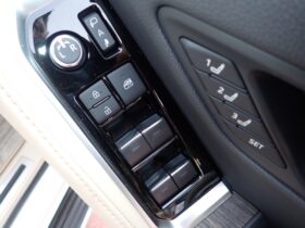 
									TOYOTA Land Cruiser Wagon ZX Pearl White 2022′ DYMAR full								