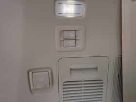 
									TOYOTA Land Cruiser Wagon ZX Pearl White 2022′ DYMAR full								