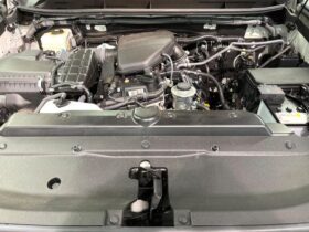 
									TOYOTA Land Cruiser Prado TX L Packet Matte Black Ed Pearl White 2023′ DYUPW full								