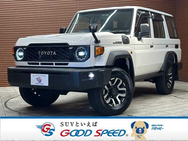 TOYOTA Land Cruiser Wagon AX White 2023′ DYUR7