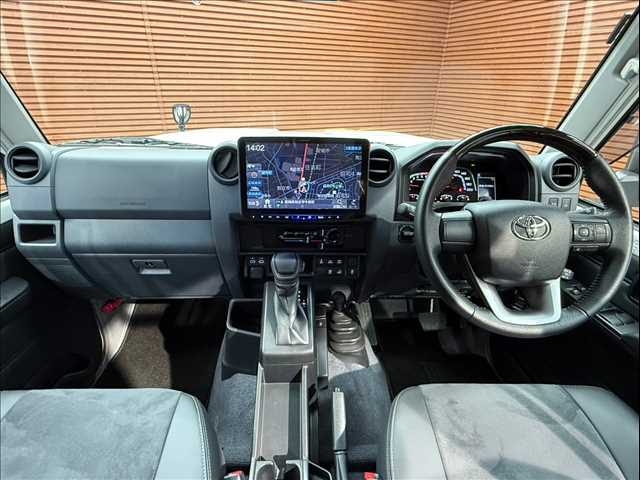TOYOTA Land Cruiser Wagon AX White 2023′ DYUR7