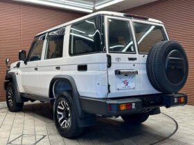 
									TOYOTA Land Cruiser Wagon AX White 2023′ DYUR7 full								