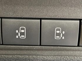
									NISSAN Serena e-POWER XV Pearl White 2023′ DYVRW full								