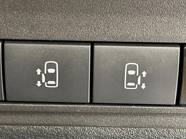 NISSAN Serena e-POWER XV Pearl White 2023′ DYVRW