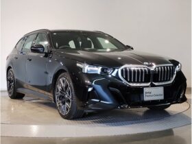 
									BMW 5 Series 523d xDrive M Sport Black 2024′ E0RB1 full								