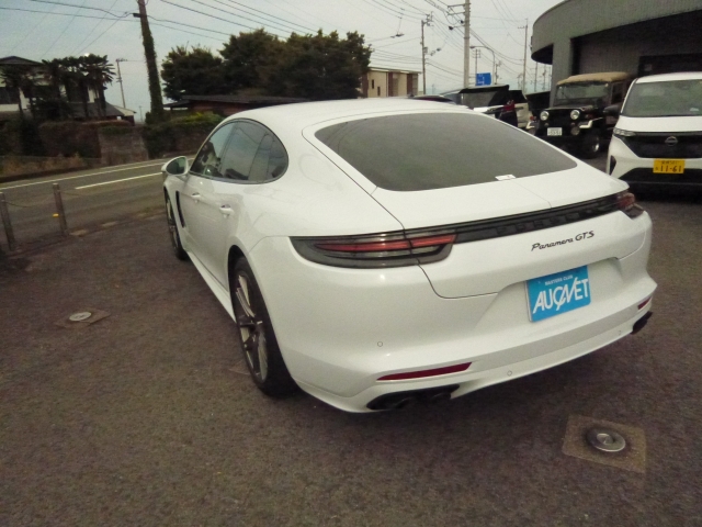 Porsche Panamera GTS White 2019′ E0RCJ