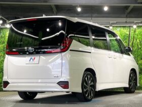 
									TOYOTA Noah S-Z Pearl White 2023′ E104Y full								