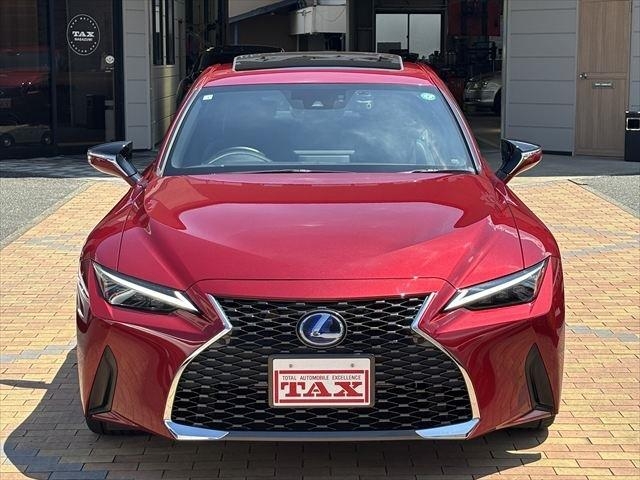 Lexus IS 300h version L SR Red 2021′ E13O1