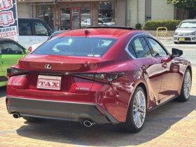 
									Lexus IS 300h version L SR Red 2021′ E13O1 full								