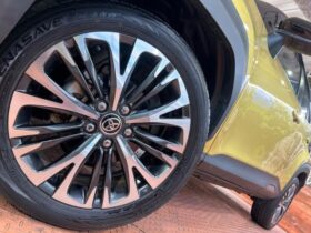 
									TOYOTA Yaris Cross Z Black/Gold 2022′ E34U0 full								