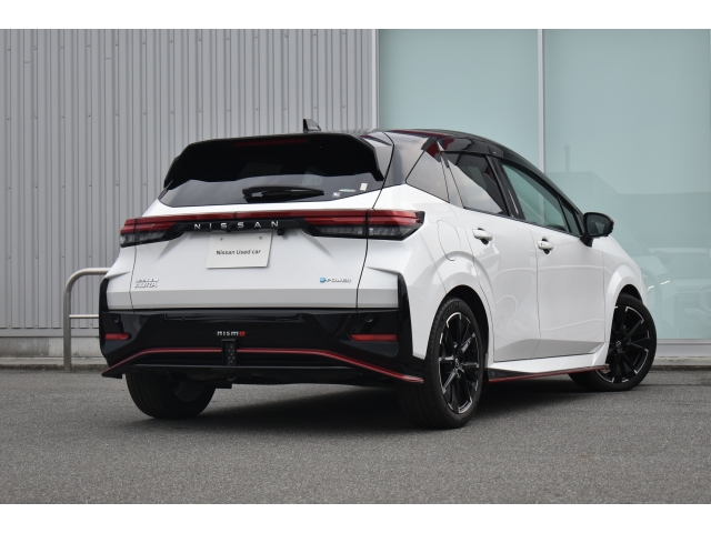 NISSAN AURA Nismo White/Black 2022′ E35CU