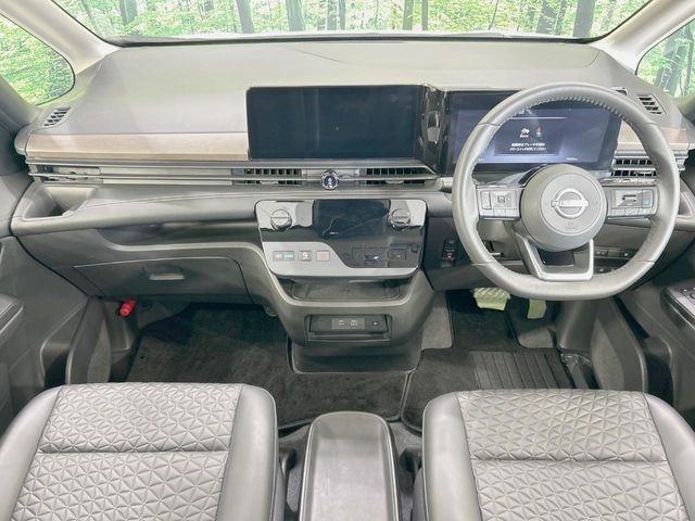 NISSAN Serena e-POWER Highway Star V Pearl White 2023′ E35T8