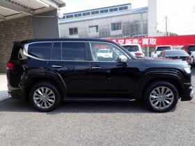 
									TOYOTA Land Cruiser Wagon ZX Diesel Turbo Black 2023′ E51T5 full								
