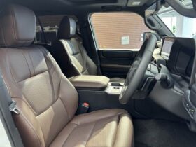 
									TOYOTA Land Cruiser Wagon ZX First Edition Pearl White 2024′ E59WG full								