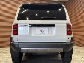 
									TOYOTA Land Cruiser Wagon ZX First Edition Pearl White 2024′ E59WG full								
