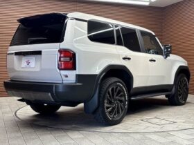 
									TOYOTA Land Cruiser Wagon ZX First Edition Pearl White 2024′ E59WG full								