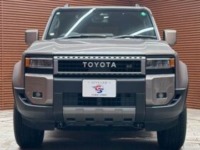 
									TOYOTA Land Cruiser Wagon VX Brown 2024′ E59WN full								
