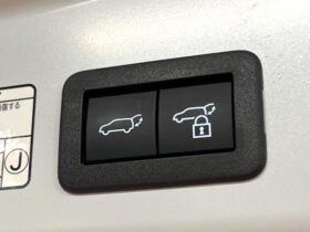 
									TOYOTA Corolla Cross Z Pearl White 2024′ E5AE7 full								