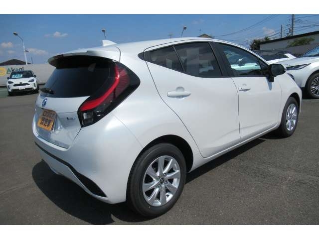 TOYOTA AQUA Z Pearl White 2025′ E5ALM