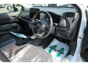 
									TOYOTA AQUA Z Pearl White 2025′ E5ALM full								
