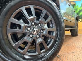 
									TOYOTA Land Cruiser Wagon VX Gray 2024′ E5BM1 full								