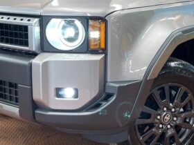 
									TOYOTA Land Cruiser Wagon VX Gray 2024′ E5BM1 full								
