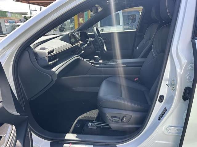 TOYOTA Crown Sport Z Pearl White 2024′ E7EPM