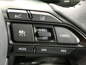 
									TOYOTA Yaris Cross G Pearl White 2023′ E7ET2 full								