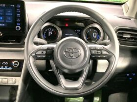 
									TOYOTA Yaris Cross G Pearl White 2023′ E7ET2 full								