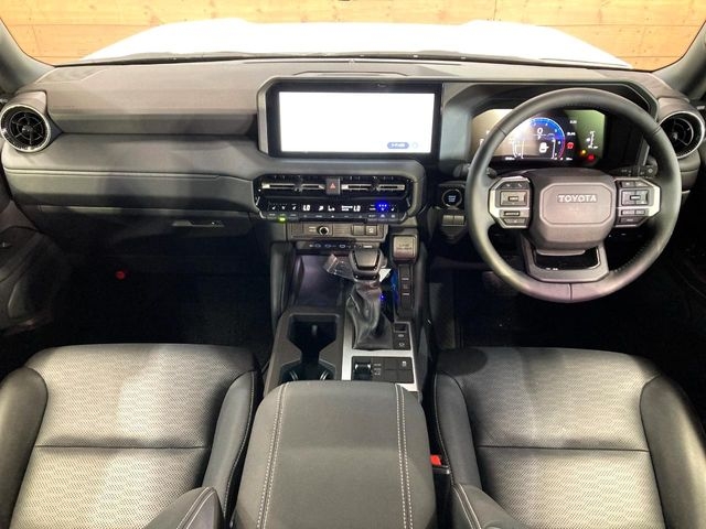 TOYOTA Land Cruiser Wagon VX Pearl White 2024′ E7EVJ