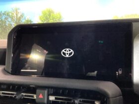 
									TOYOTA Land Cruiser Wagon VX Pearl White 2024′ E7EVJ full								