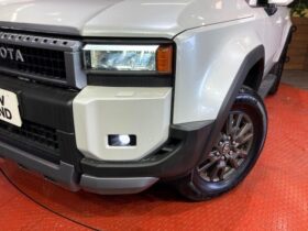 
									TOYOTA Land Cruiser Wagon VX Pearl White 2024′ E7EVJ full								