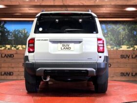 
									TOYOTA Land Cruiser Wagon VX Pearl White 2024′ E7EVJ full								